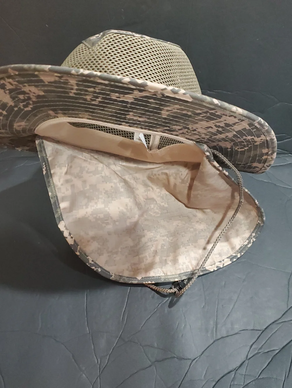 Camo print fishing hat size XL brand new
